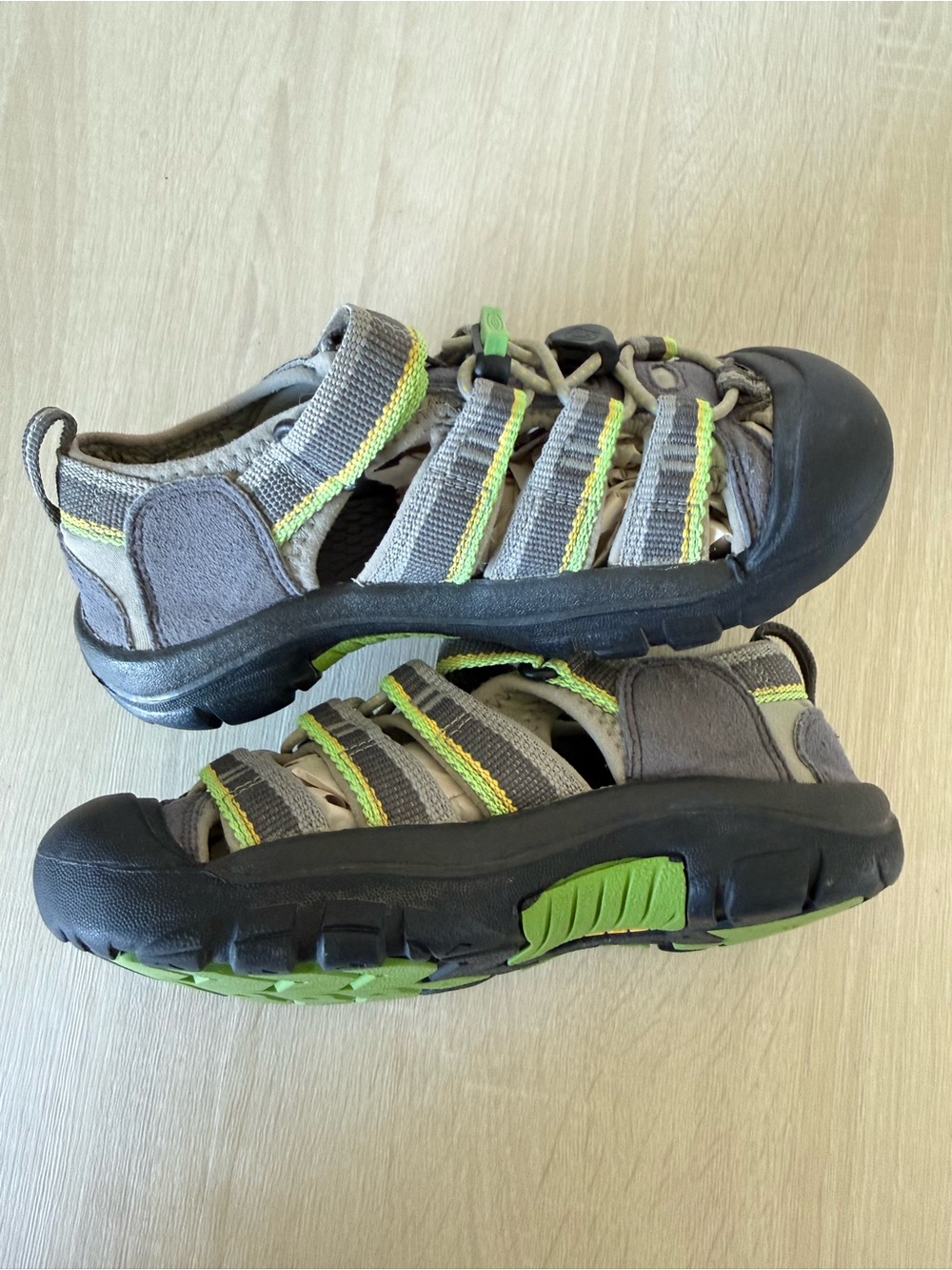 KEEN Newport H2 Kids Sandals Gray Lime Closed Toe Water Shoes Size 1 US - Picture 9 of 11